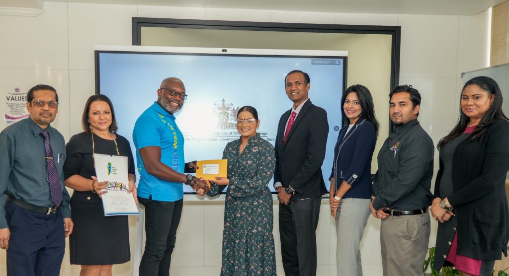 Grant presentation to DSFN